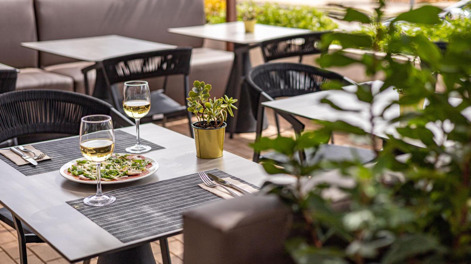 Seth Port Ciutadella Hotel Екстериор снимка